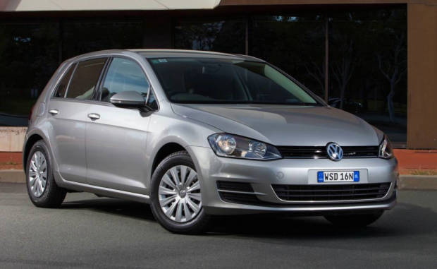 14/Volkswagen/Golf/90TSI/Press/F34