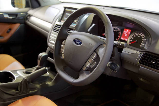 15/Ford/Falcon/G6E/Cabin