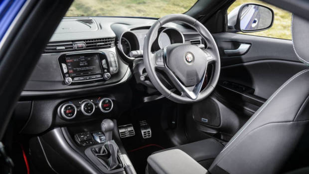 15/Alfa Romeo/Giulietta/Press/Cabin