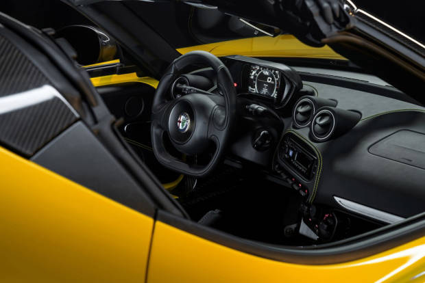 15/Alfa Romeo/4C/Spider/Cabin