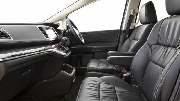 15/Honda/Odyssey/VTi L/Cabin
