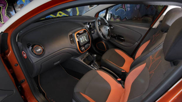 15/Renault/Captur/Cabin