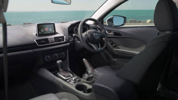 15/Mazda/3/Maxx/Cabin