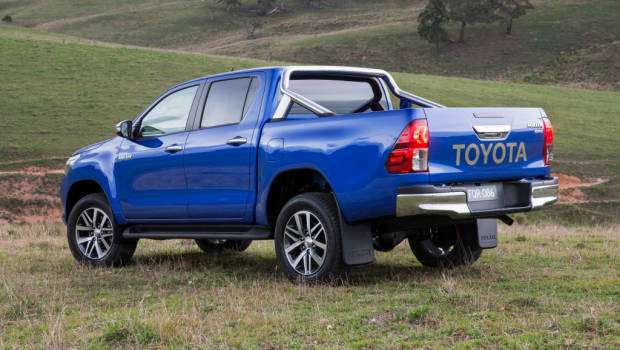 Chasing Cars – 2015 Toyota HiLux Ute