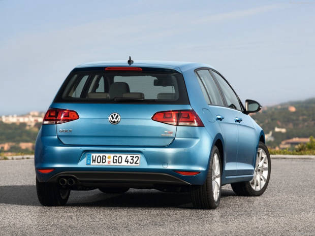 13/Volkswagen/Golf/Highline/R34