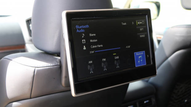 2016 Toyota LandCruiser 200 - Chasing Cars