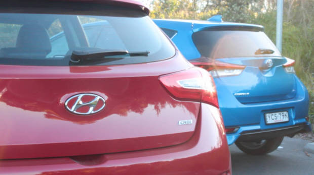 2016 Hyundai i30 v 2016 Toyota Corolla
