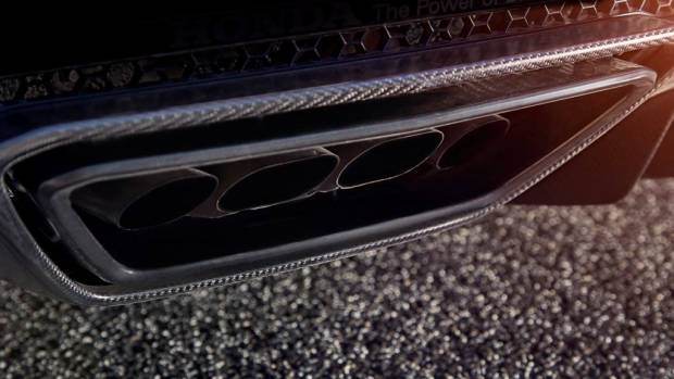 2017 Honda NSX Quad Tailpipes - Chasing Cars