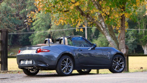 2016 Mazda MX-5 Review – Chasing Cars