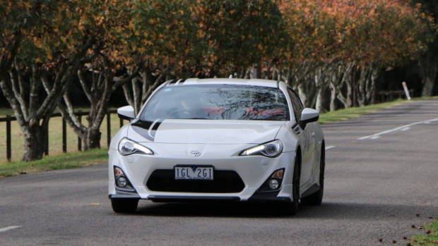 2016 Toyota 86 Review – Chasing Cars
