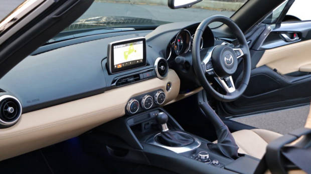 2016 Mazda MX-5 Review – Chasing Cars