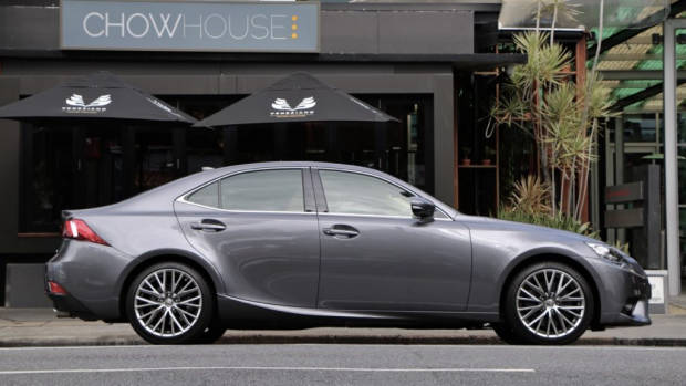 Lexus IS 200t Review - Chasing Cars