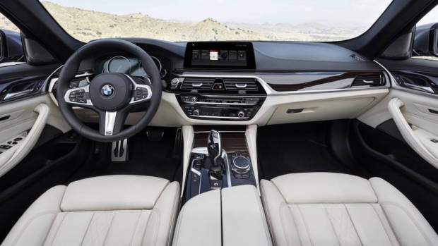 A 2017 BMW 5 Series G30 with Oyster Interior – Chasing Cars