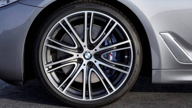 2017 BMW 5 Series M Sport wheels – Chasing Cars