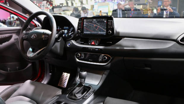 2017 Hyundai i30 Price - Chasing Cars