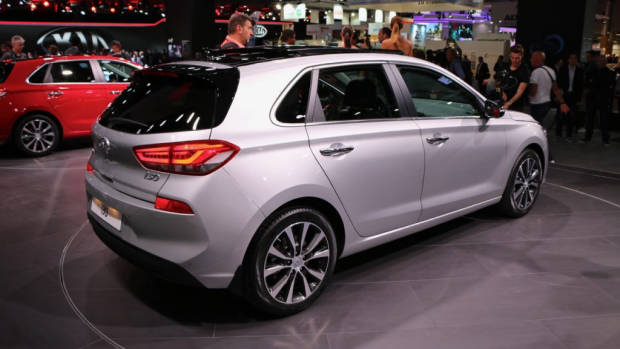 2017 Hyundai i30 Price - Chasing Cars