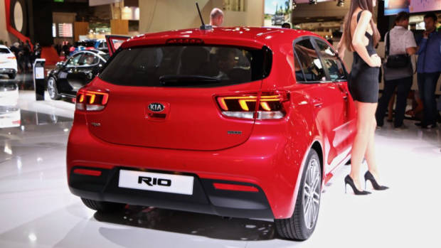 2017 Kia Rio - Chasing Cars