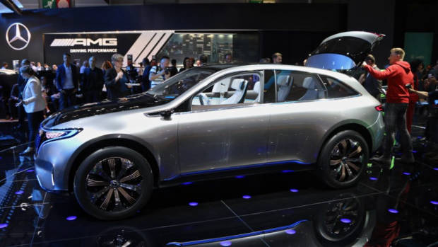 2019 Mercedes-Benz Generation EQ – Chasing Cars