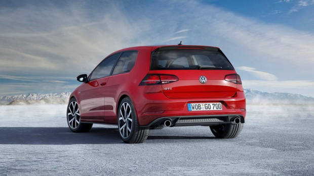 2017 Volkswagen Golf GTI Rear End – Chasing Cars