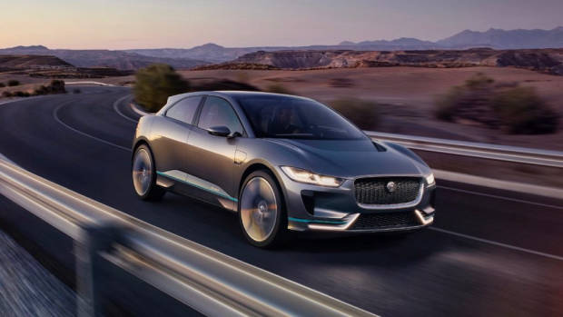 2019 Jaguar I-Pace at night – Chasing Cars