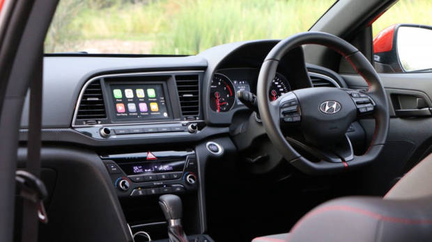 2017 Hyundai Elantra SR Turbo interior