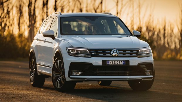 2017 Volkswagen Tiguan 162TSI R-Line front end