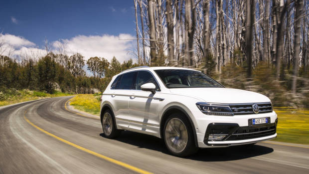 2017 Volkswagen Tiguan 162TSI R-Line white
