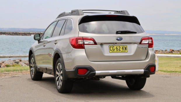 2017 Subaru Outback Premium Platinum Grey rear end – Chasing Cars