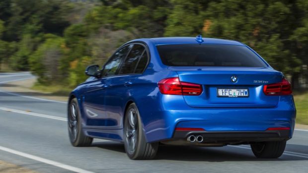 BMW 330e Sedan – Chasing Cars
