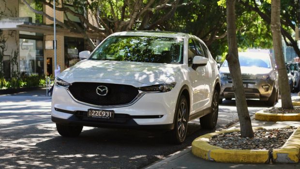 2017 Mazda CX-5 GT Snowflake White Pearl Front End