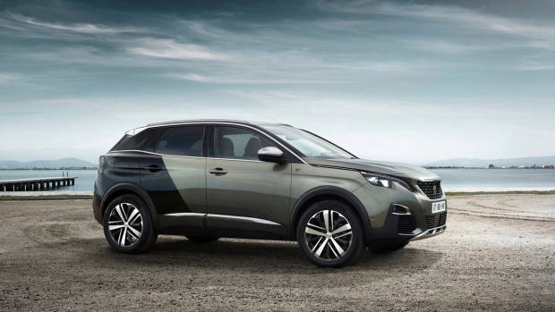 2017 Peugeot 3008 GT grey side