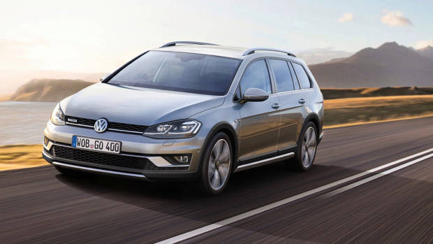 2017 Volkswagen Golf 7.5 Alltrack silver front