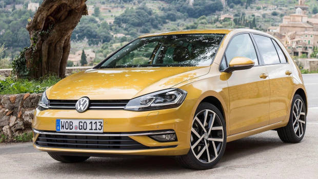 2017 Volkswagen Golf 7.5 gold front