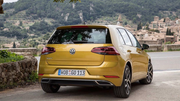 2017 Volkswagen Golf 7.5 gold rear