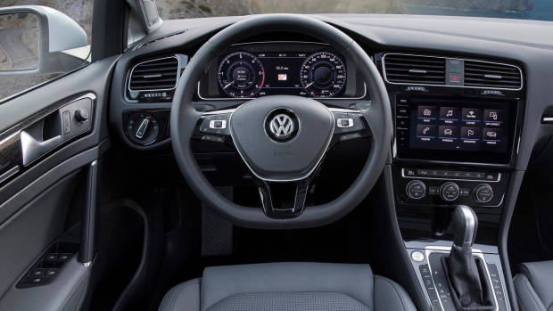 2017 Volkswagen Golf 7.5 interior