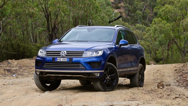 2017 Volkswagen Touareg Wolfsburg Reef Blue Off Road