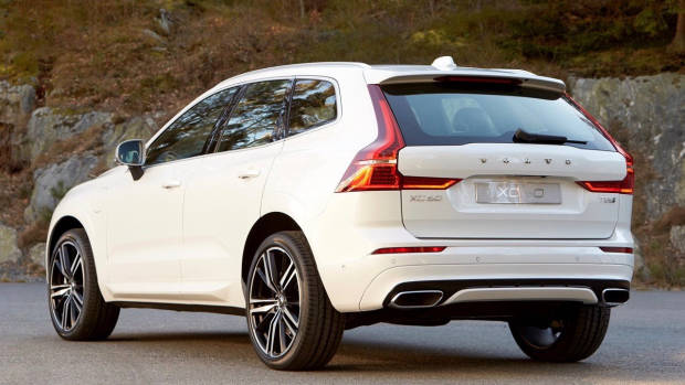 2017 Volvo XC60 white rear