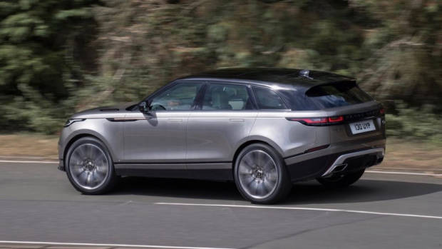 2018 Range Rover Velar Rear End – Chasing Cars