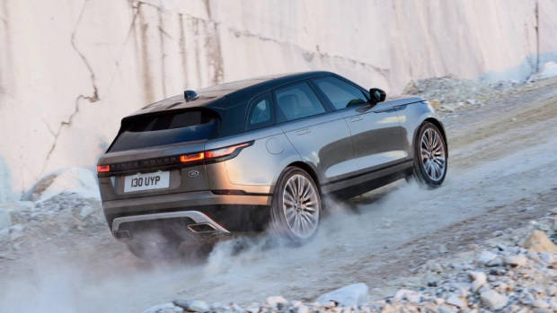 2018 Range Rover Velar Rear End – Chasing Cars