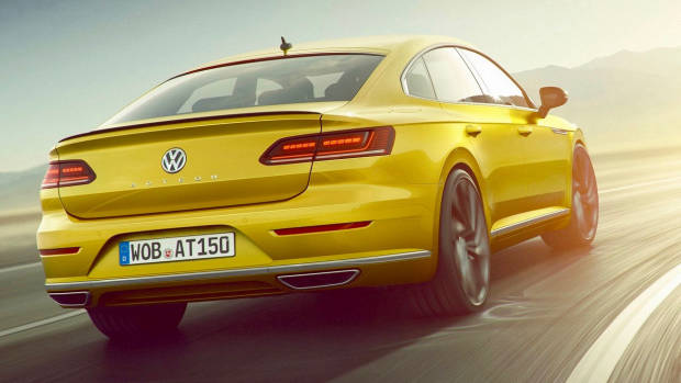 2018 Volkswagen Areton R-Line gold rear