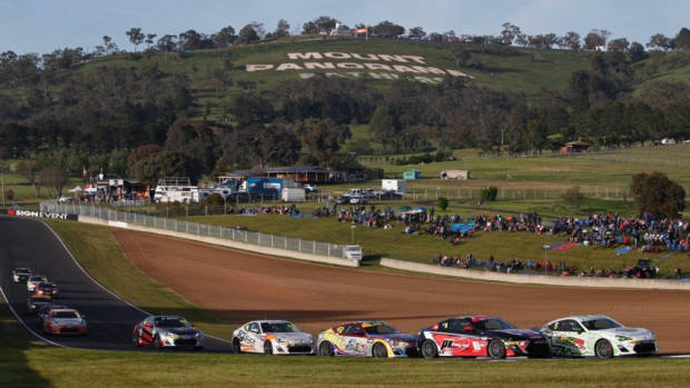 Toyota 86 Racing Series Bathurst – Chasing Cars