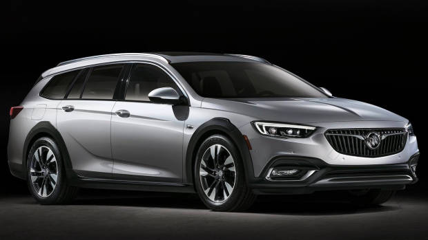 2017 Buick Regal TourX Wagon silver front