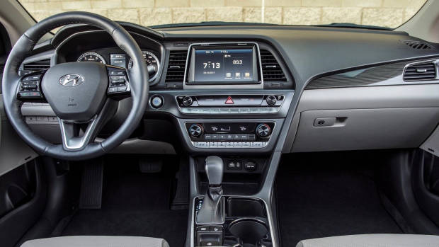 2017 Hyundai Sonata interior