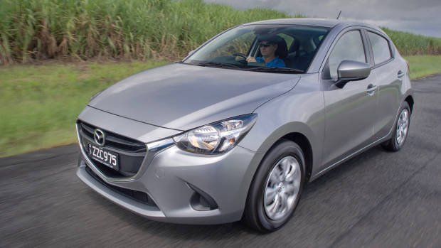 2017 Mazda2 Neo hatch silver front