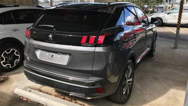 2017 Peugeot 3008 GT grey rear