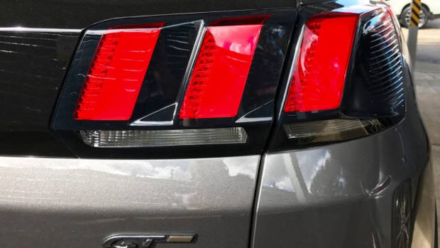 2017 Peugeot 3008 GT-Line grey tailight
