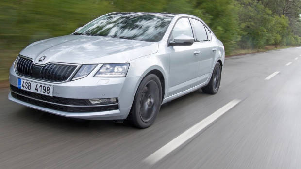 2017 Skoda Octavia sliver front