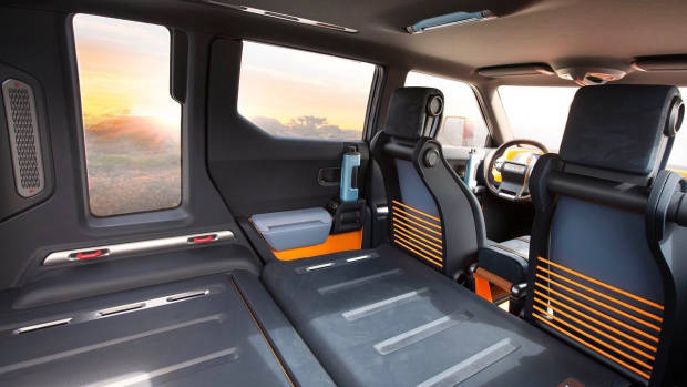 2017 Toyota FT-4X concept interior space