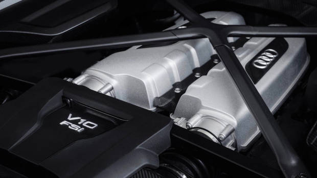 2017 Audi R8 V10 Spyder engine