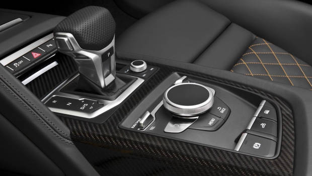 2017 Audi R8 V10 Spyder gearknob